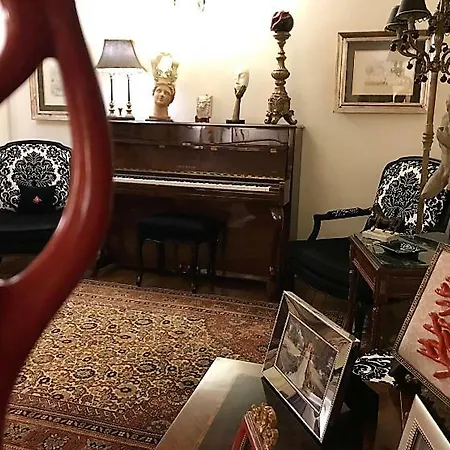The Queen's House Villa *