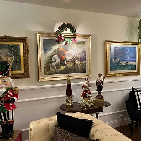 Willa The Queen's House