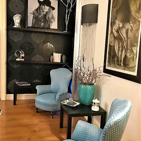 Willa The Queen's House