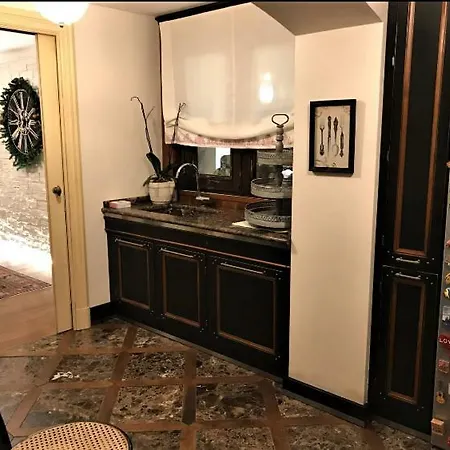 Willa The Queen's House